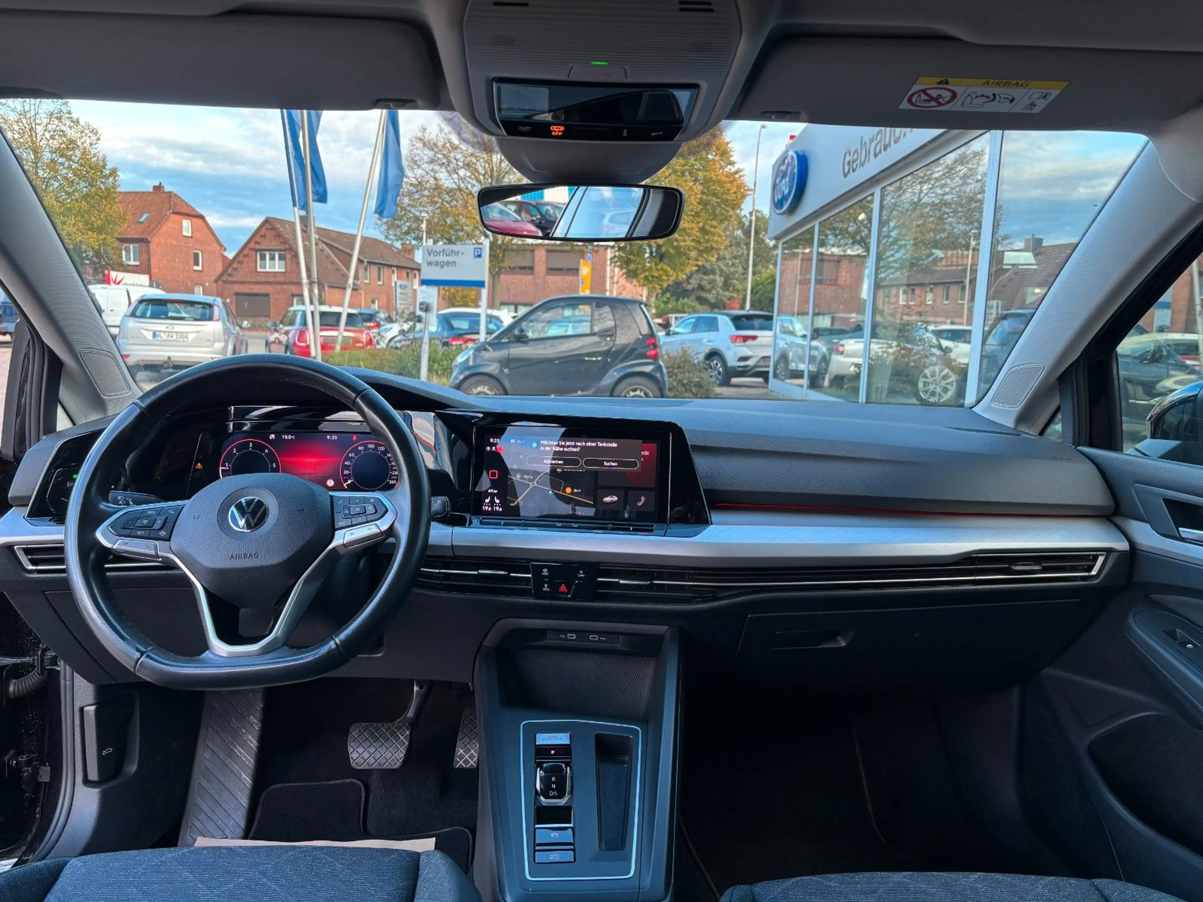 Volkswagen Golf VIII Variant Life*AUTOM*NAVI*AHK — photo 14