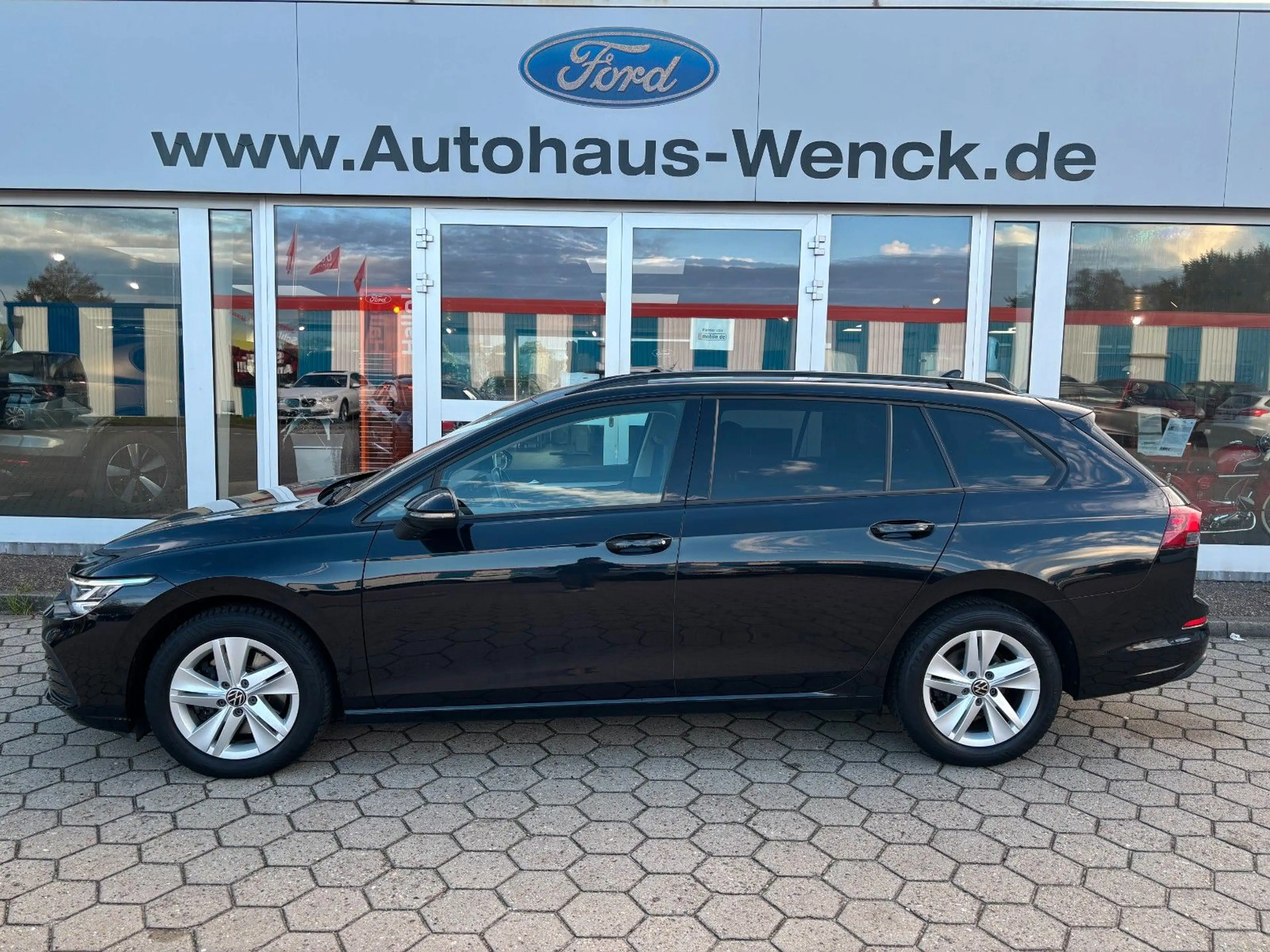 Volkswagen Golf VIII Variant Life*AUTOM*NAVI*AHK