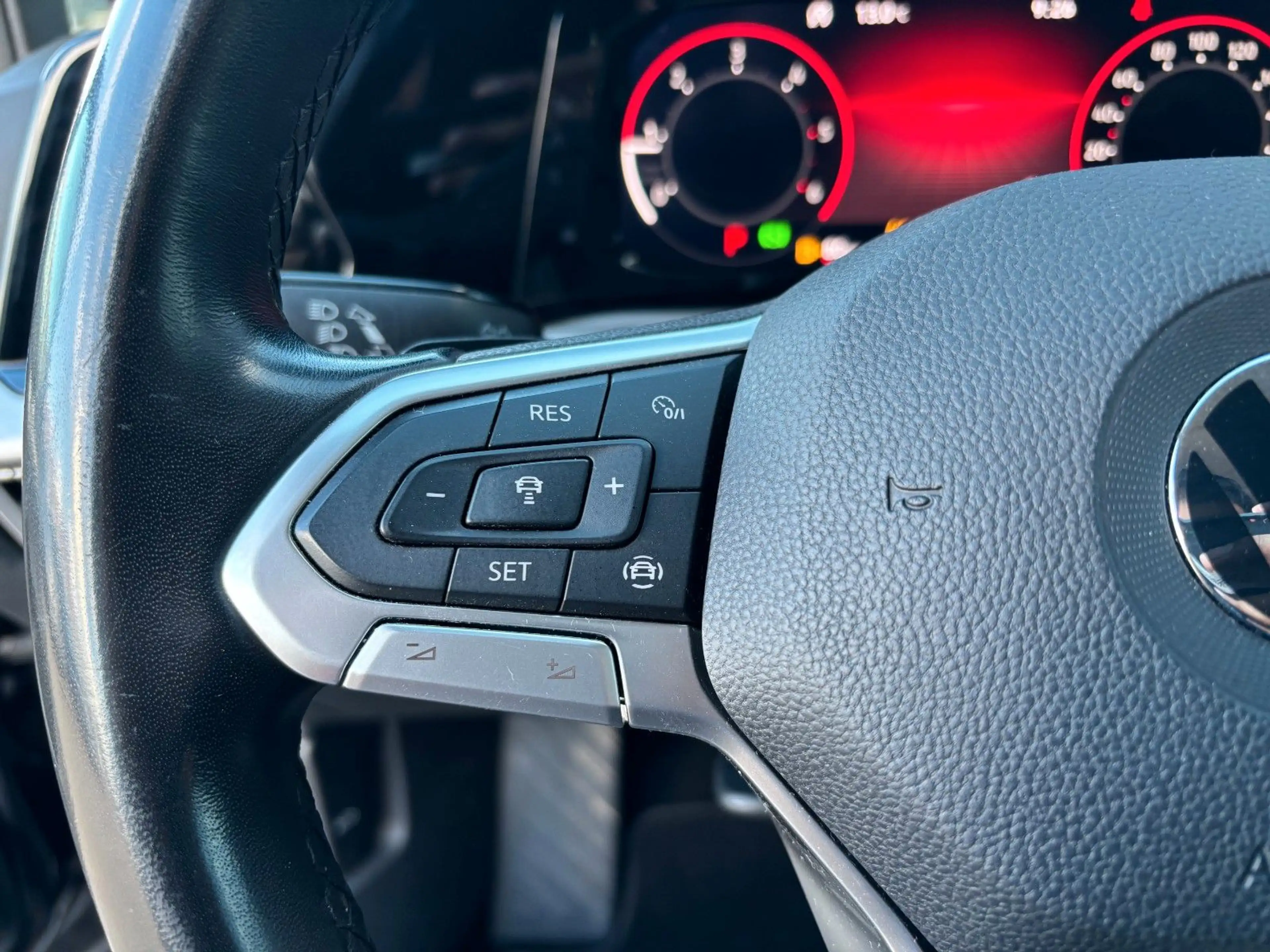 Volkswagen Golf VIII Variant Life*AUTOM*NAVI*AHK — photo 19