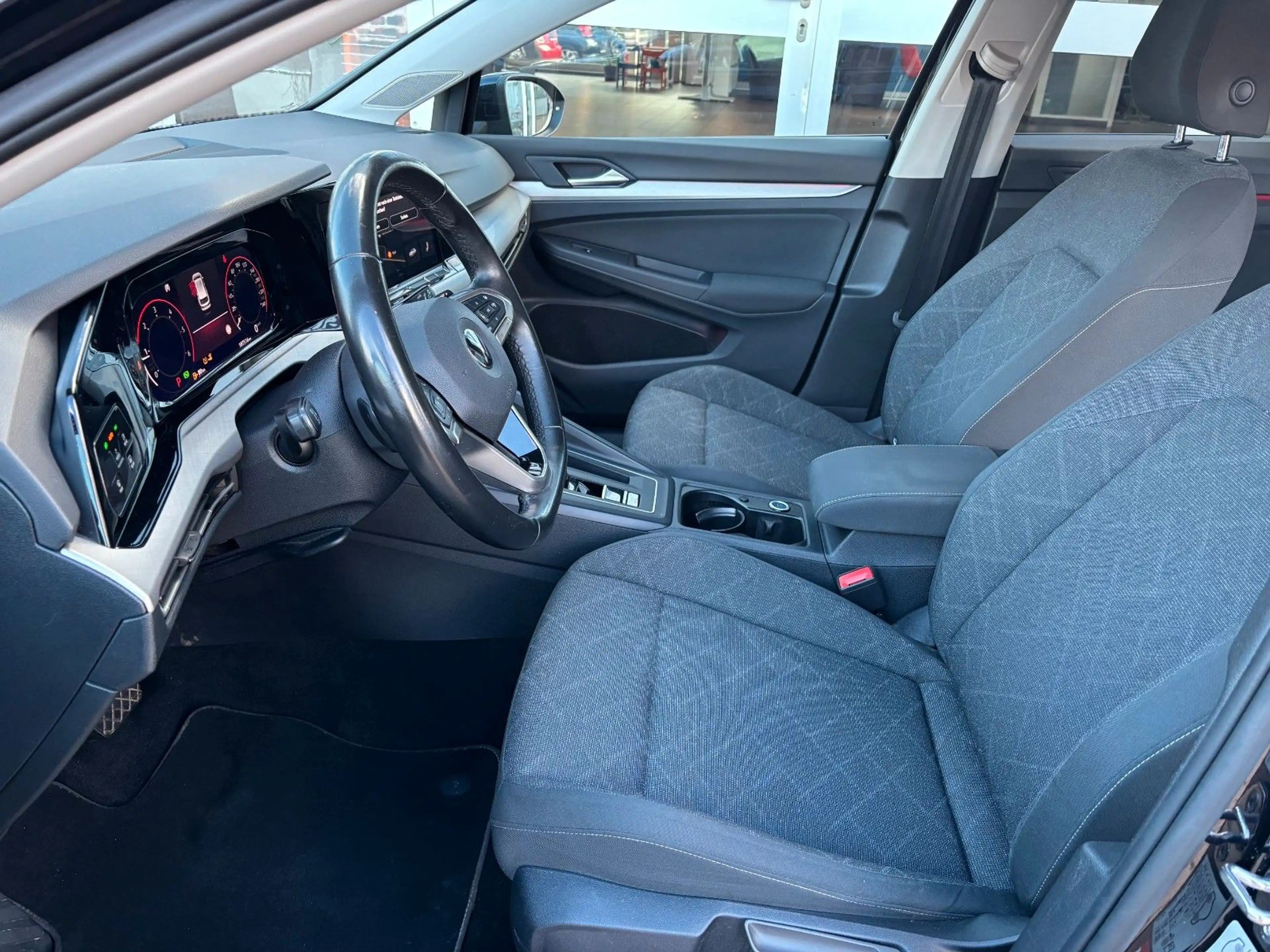 Volkswagen Golf VIII Variant Life*AUTOM*NAVI*AHK — photo 13