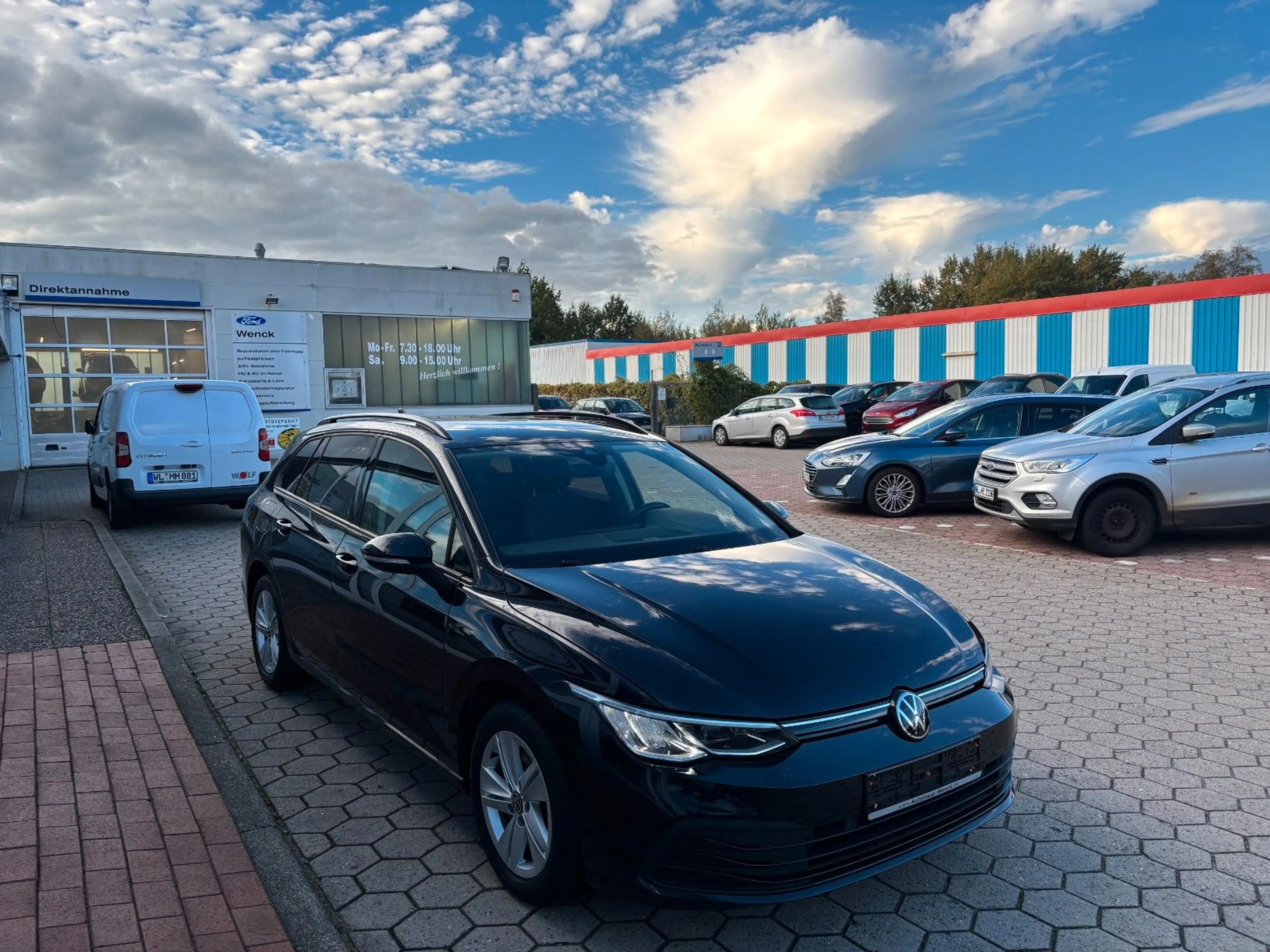 Volkswagen Golf VIII Variant Life*AUTOM*NAVI*AHK — photo 4