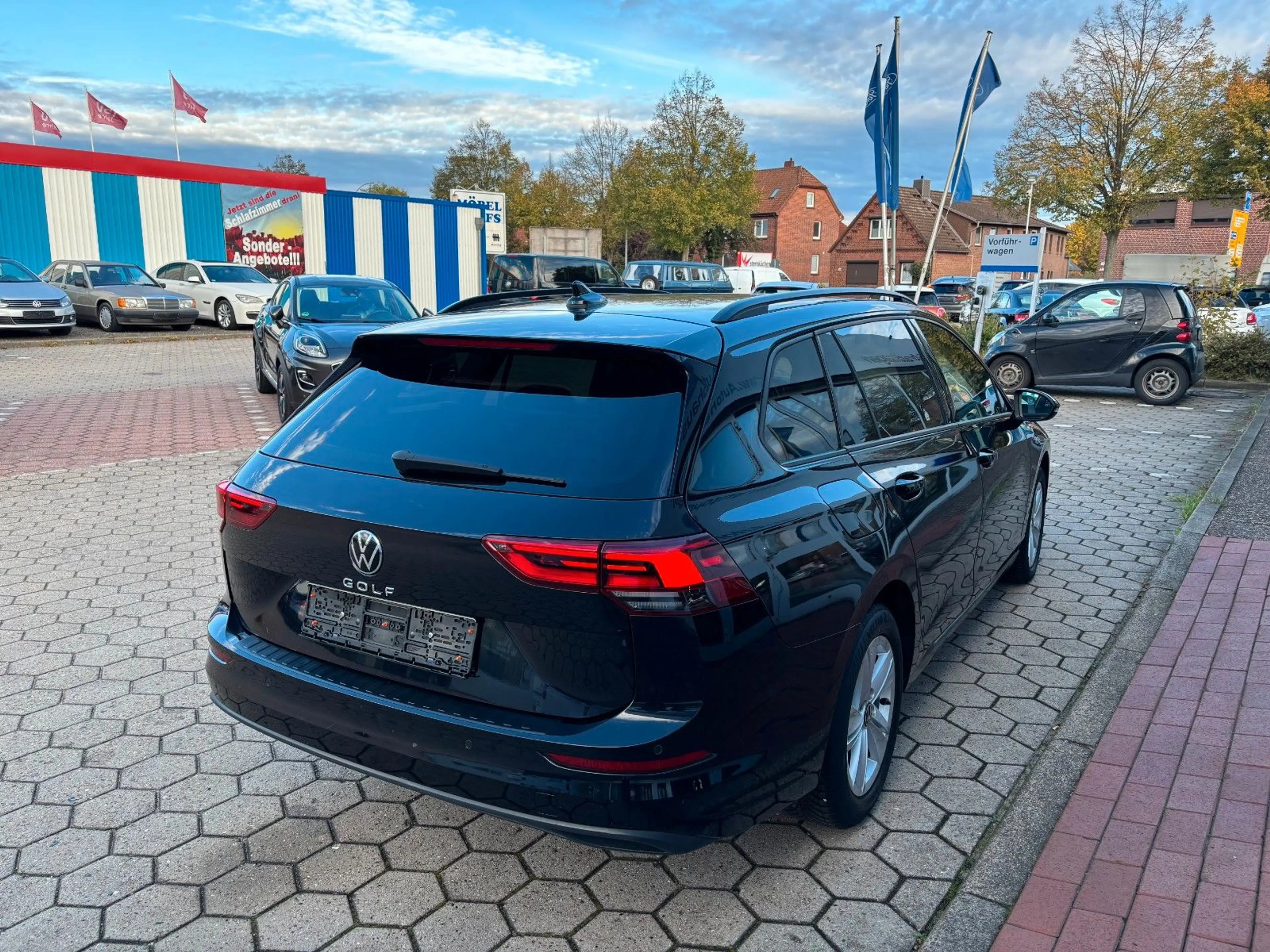 Volkswagen Golf VIII Variant Life*AUTOM*NAVI*AHK — photo 5