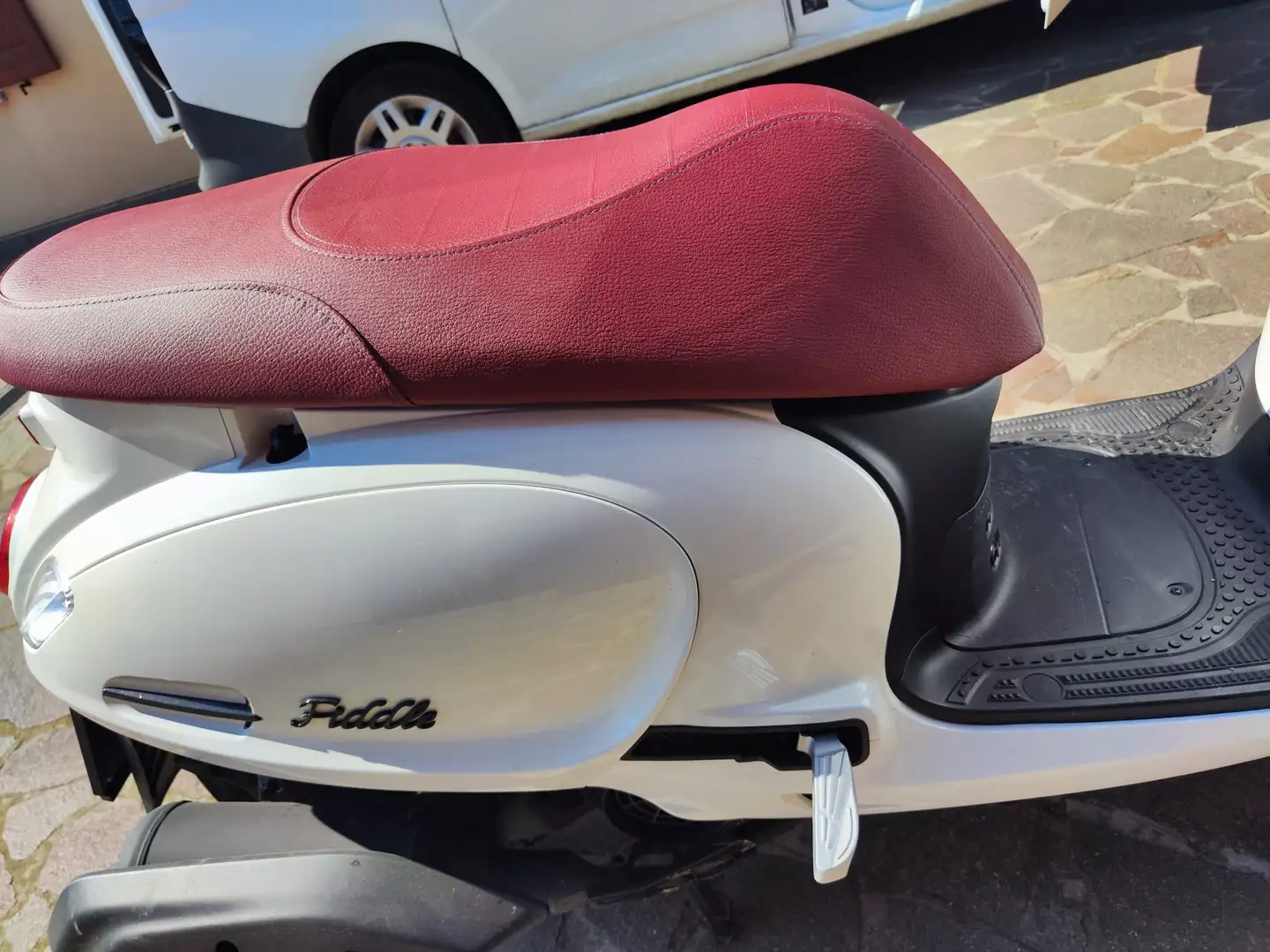 SYM Fiddle 125 Blanc - 1