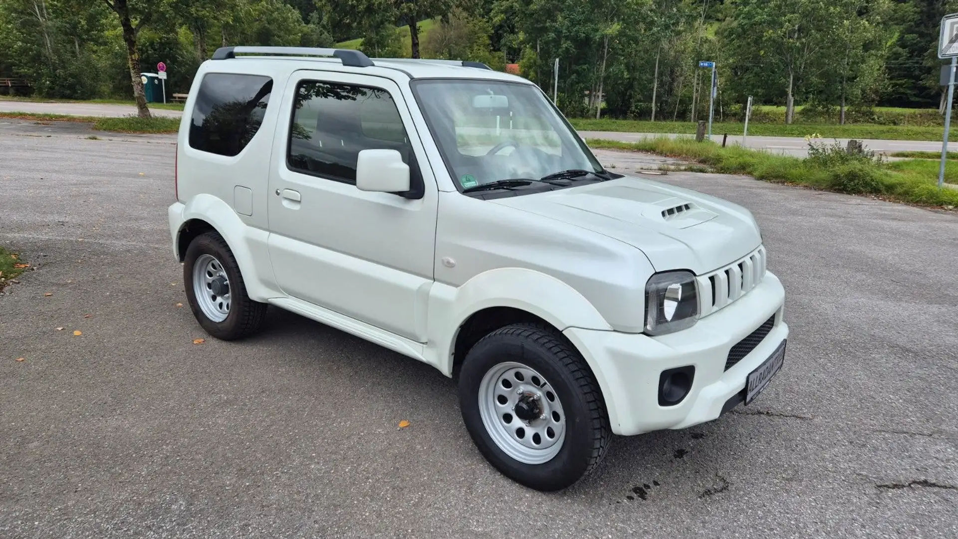 Suzuki Jimny Style Lim. Weiß - 1