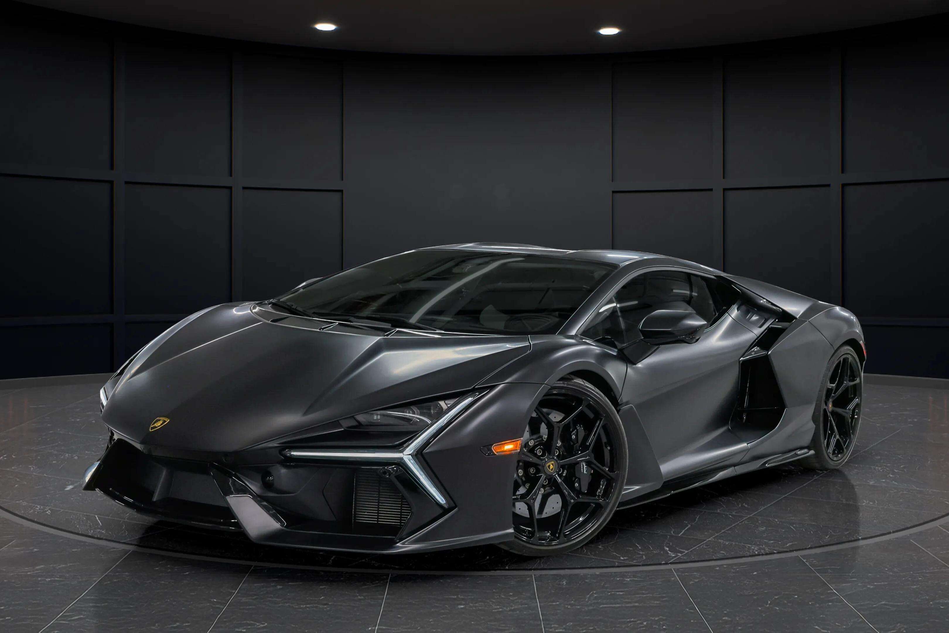 2024 Lamborghini Revuelto