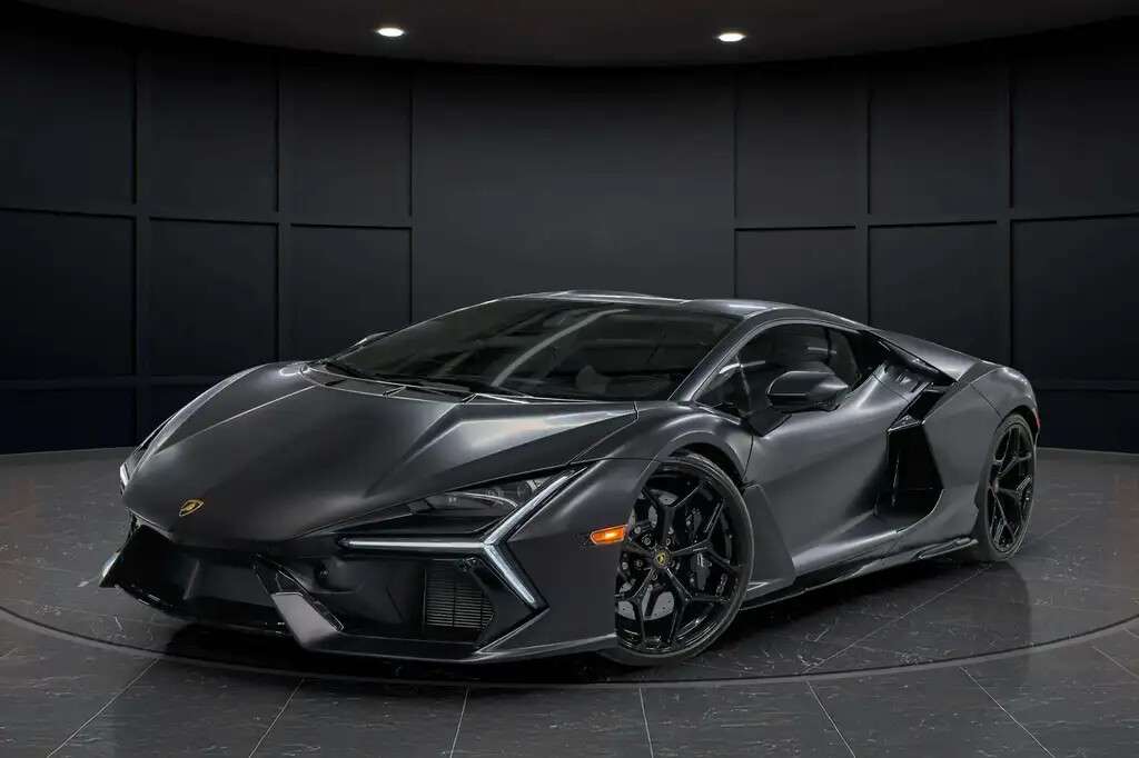 2024 Lamborghini Revuelto