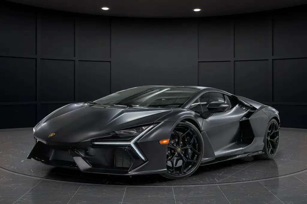 2024 Lamborghini Revuelto