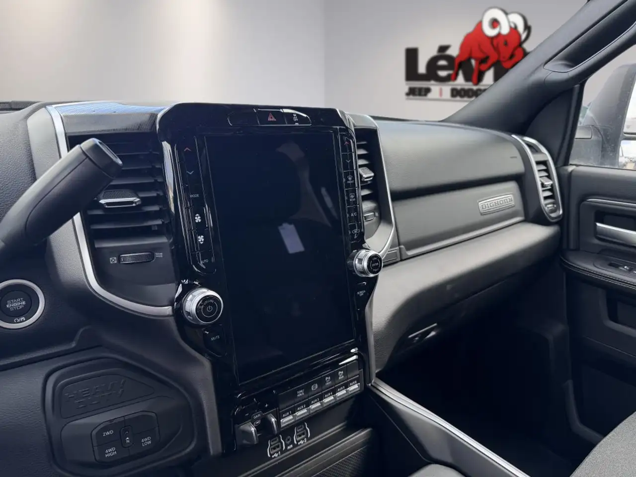 RAM 2500 снимка RAM 2500