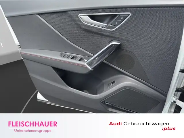 Audi SQ2 view 12