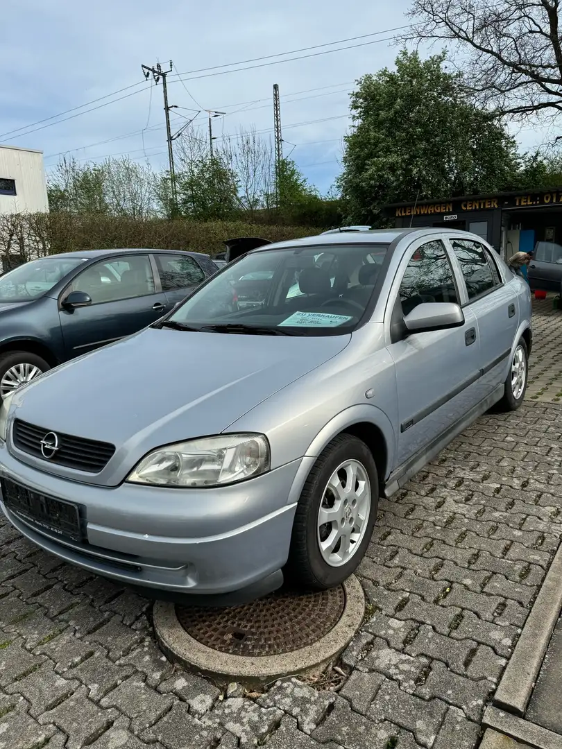 Opel Astra 1.6 Caravan Silber - 1