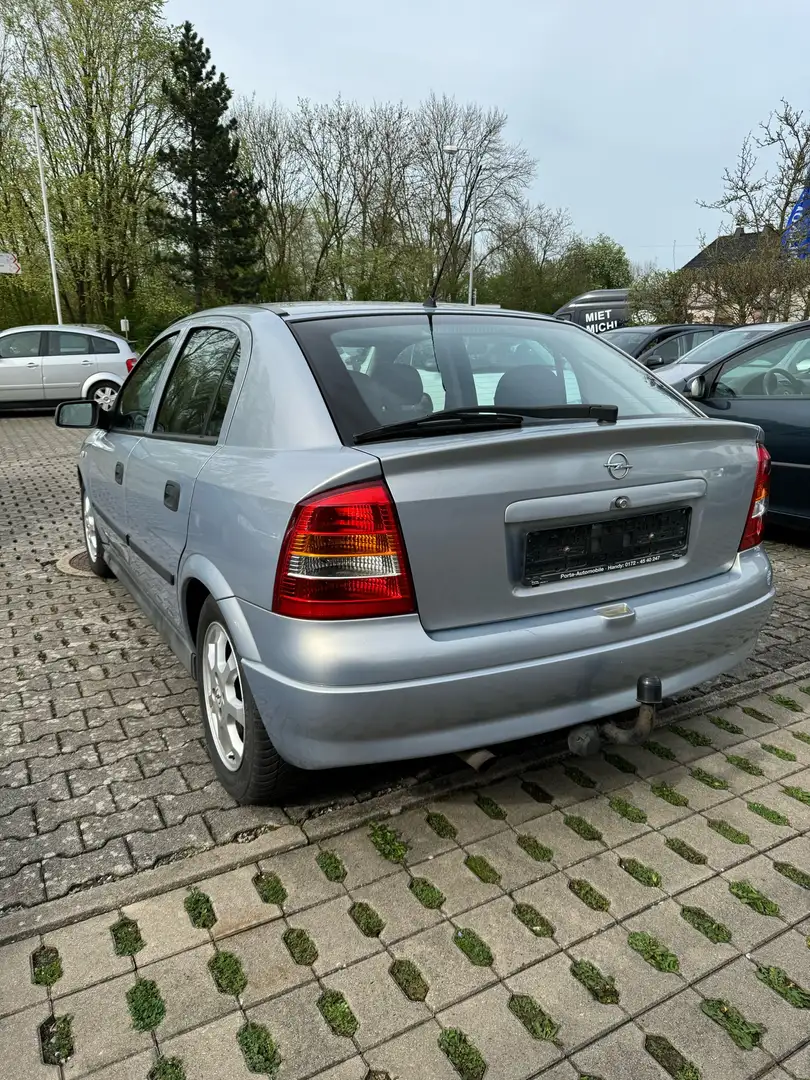 Opel Astra 1.6 Caravan Silber - 2
