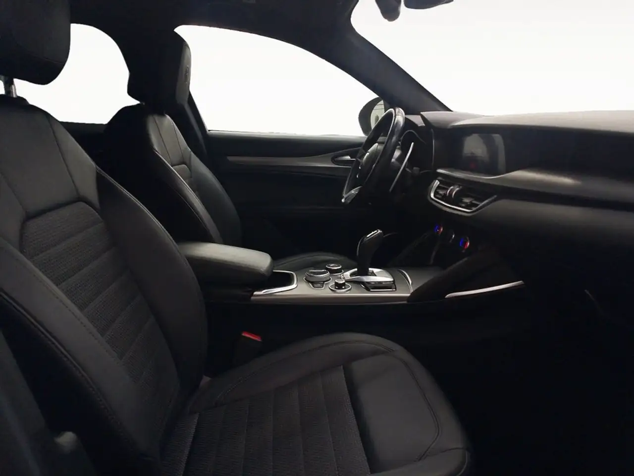 Alfa Romeo Stelvio 2022 — фото 10