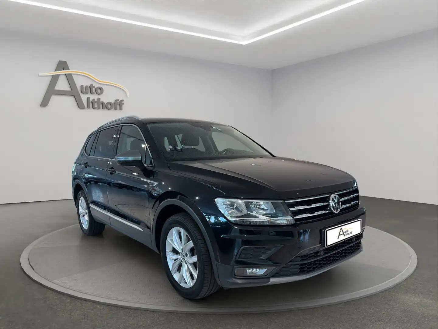 Volkswagen Tiguan Allspace 2.0TDI DSG AHK ACC NAV PARK SHZ Black - 1