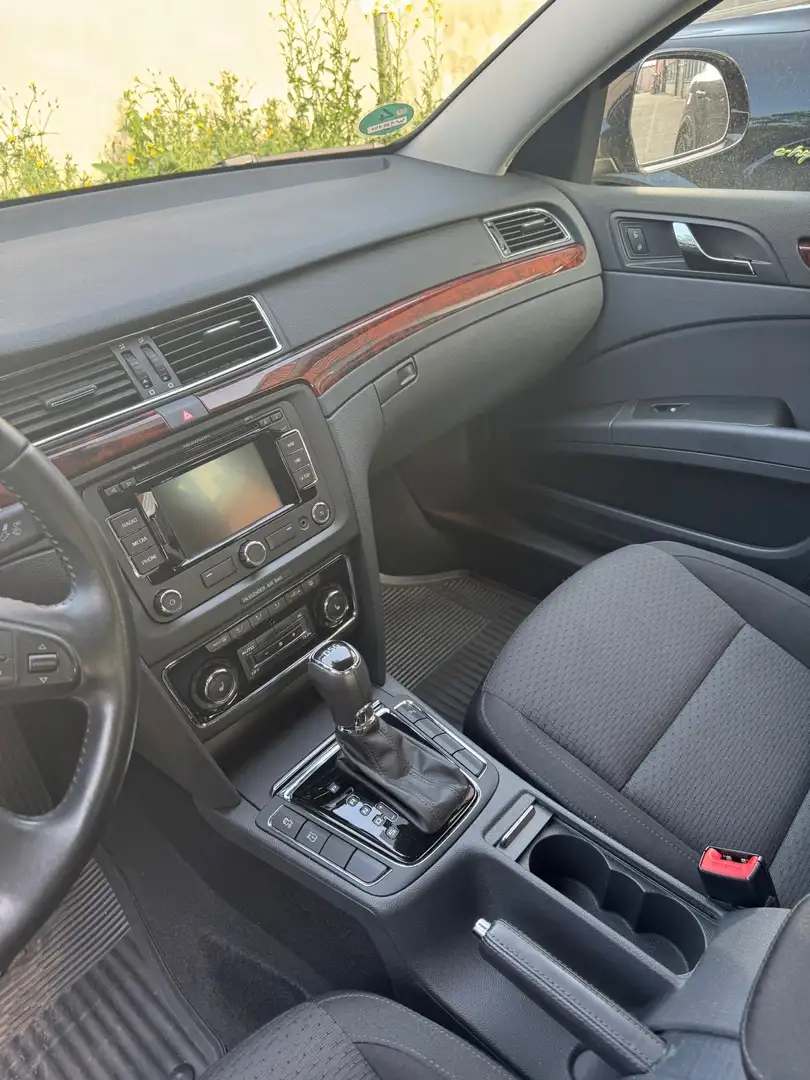 Skoda Superb Elegance 2,0 TDI CR DPF DSG - 2