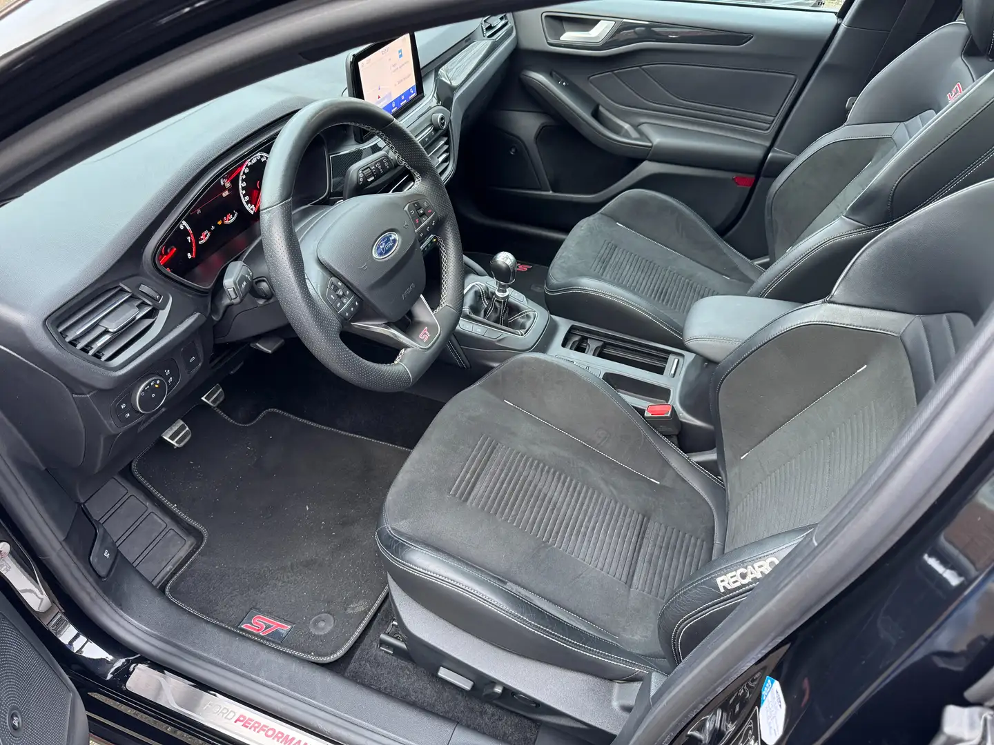 Ford Focus ST X Turnier 2.3 EcoBoost Zwart - 2