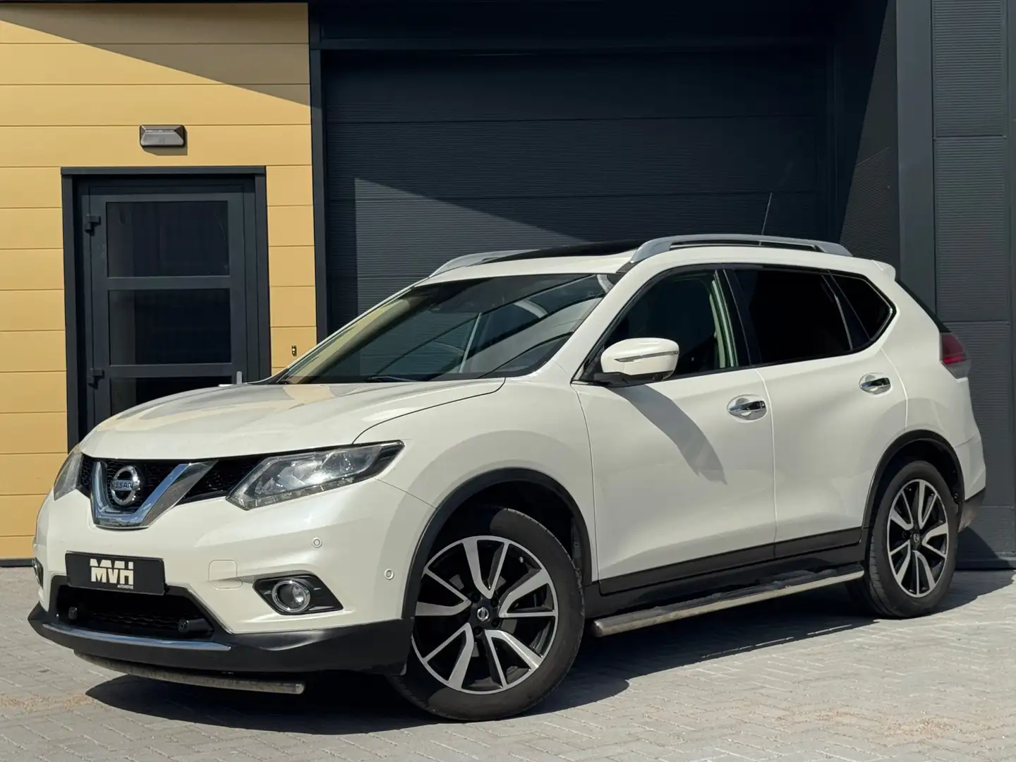 Nissan X-Trail 1.6 DIG-T Tekna - Pano - Trekhaak - 360 Camera - L Blanc - 1