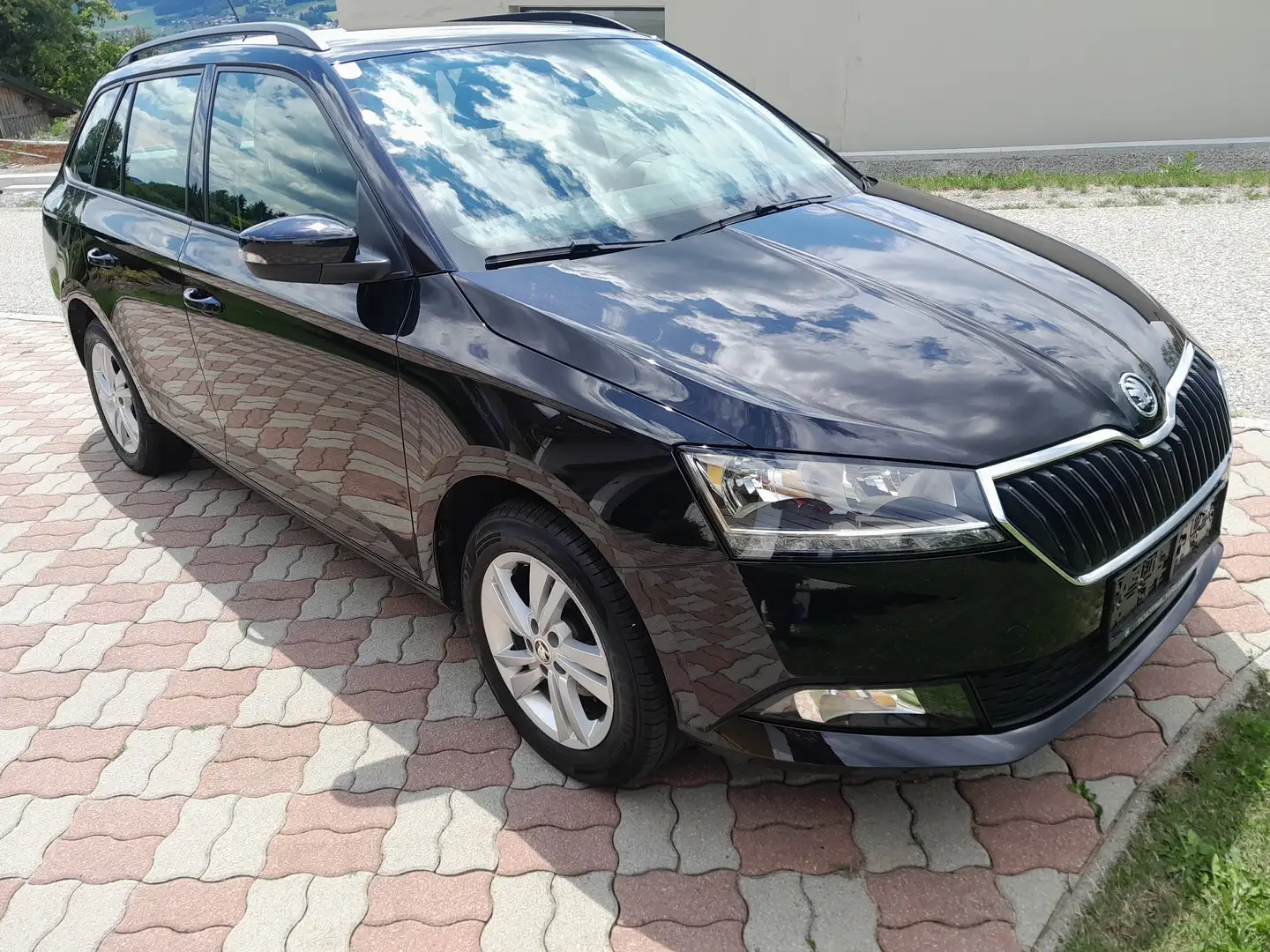 Skoda Fabia Fabia Combi Ambition 1,0 TSI Ambition Schwarz - 2