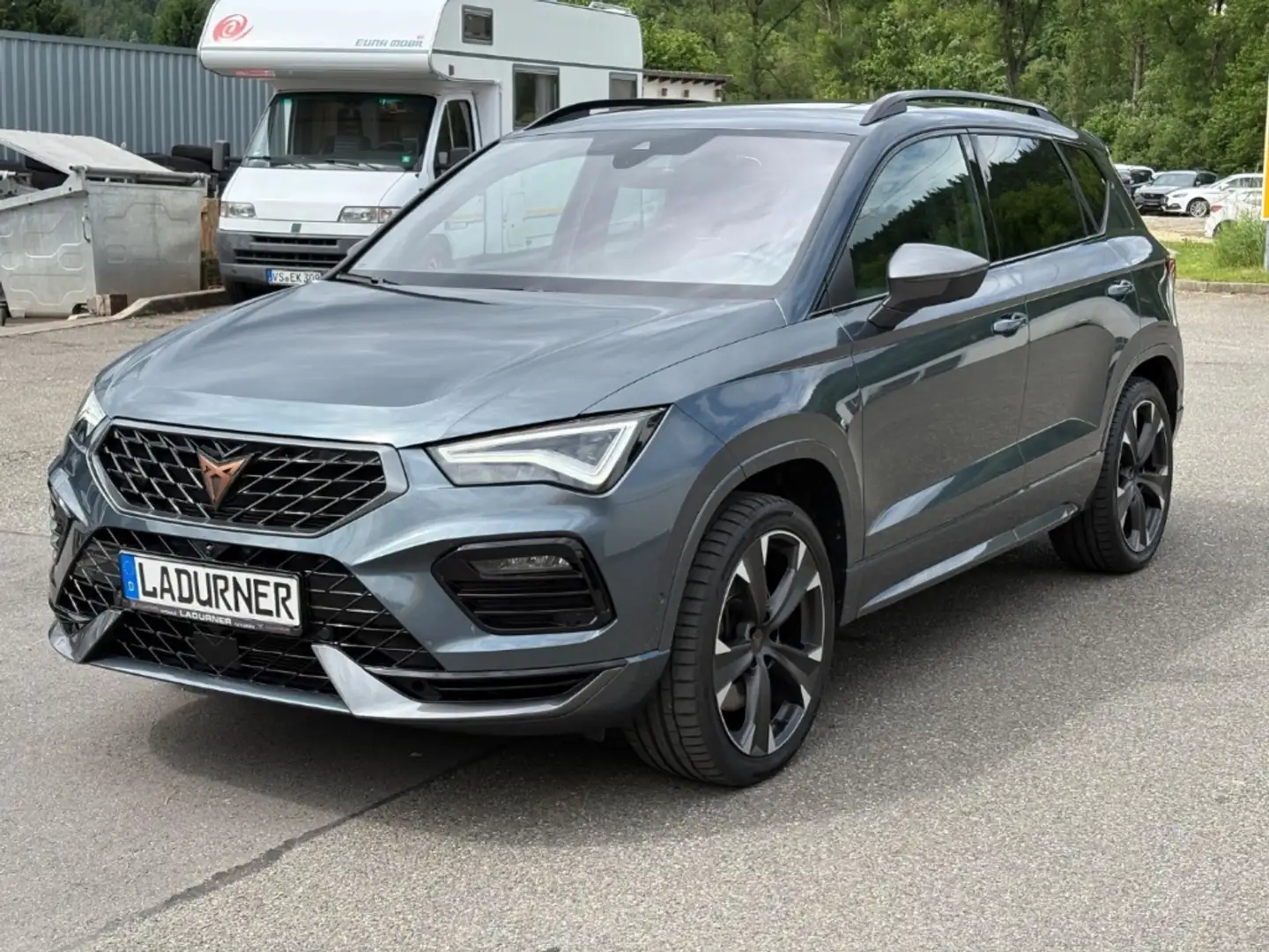 CUPRA Ateca 2,0 TSI DSG 4x4 *LEDER+BEATS+PANODACH+AHK* Grijs - 2