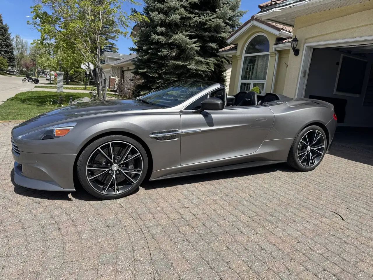 2014 Aston Martin Vanquish