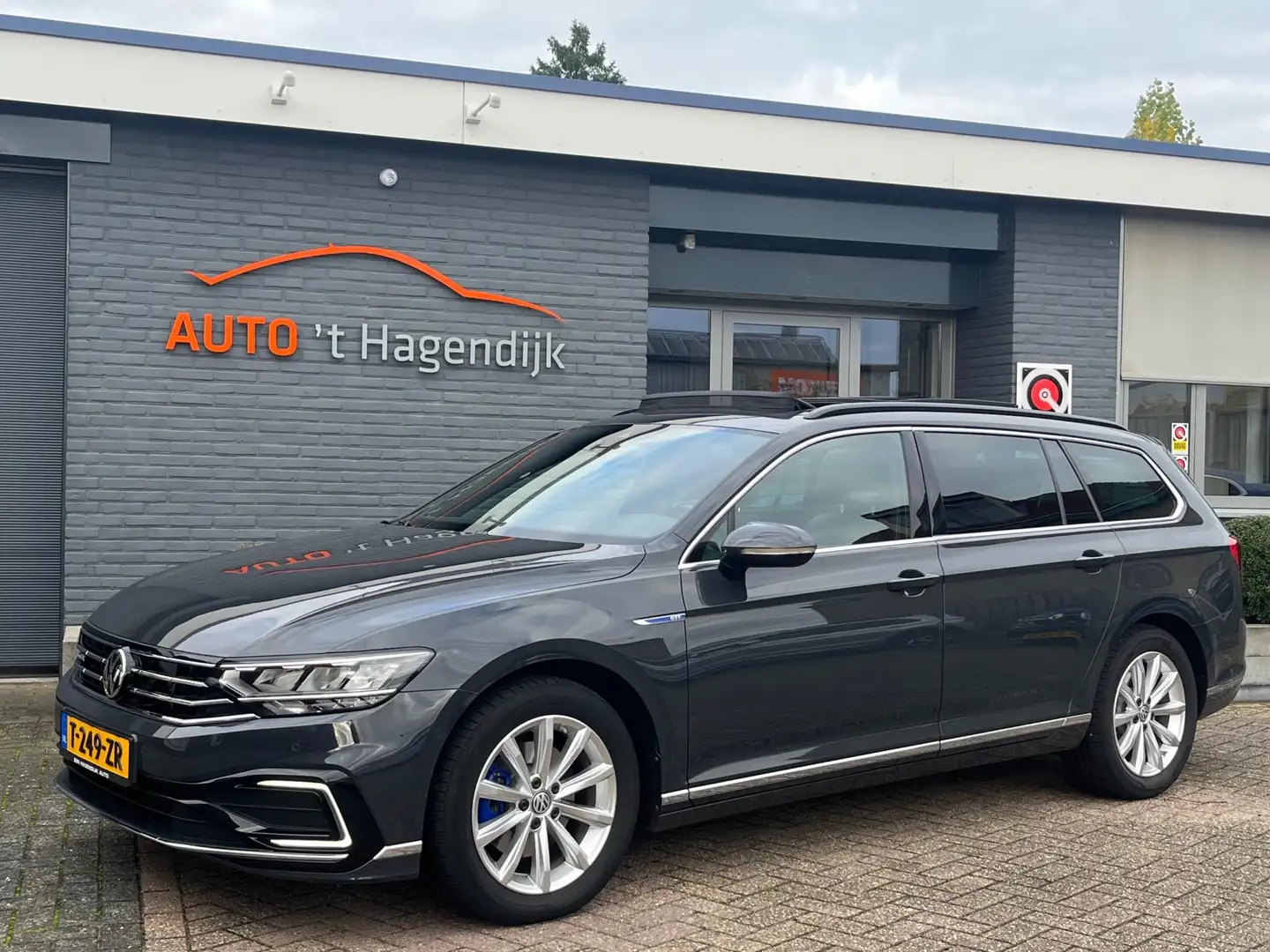 Volkswagen Passat Variant 1.4 TSI PHEV GTE virtual pano trekh TOPSTAAT Grijs - 2