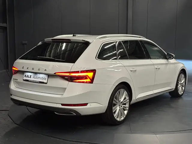 Skoda Superb view 5