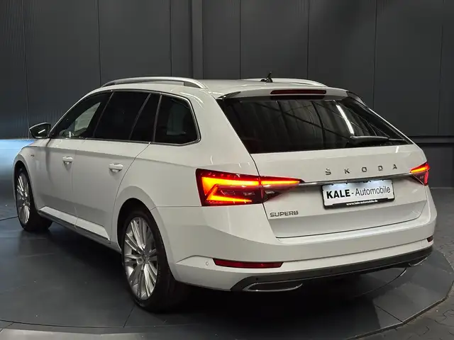 Skoda Superb view 3