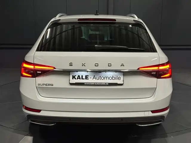 Skoda Superb view 4