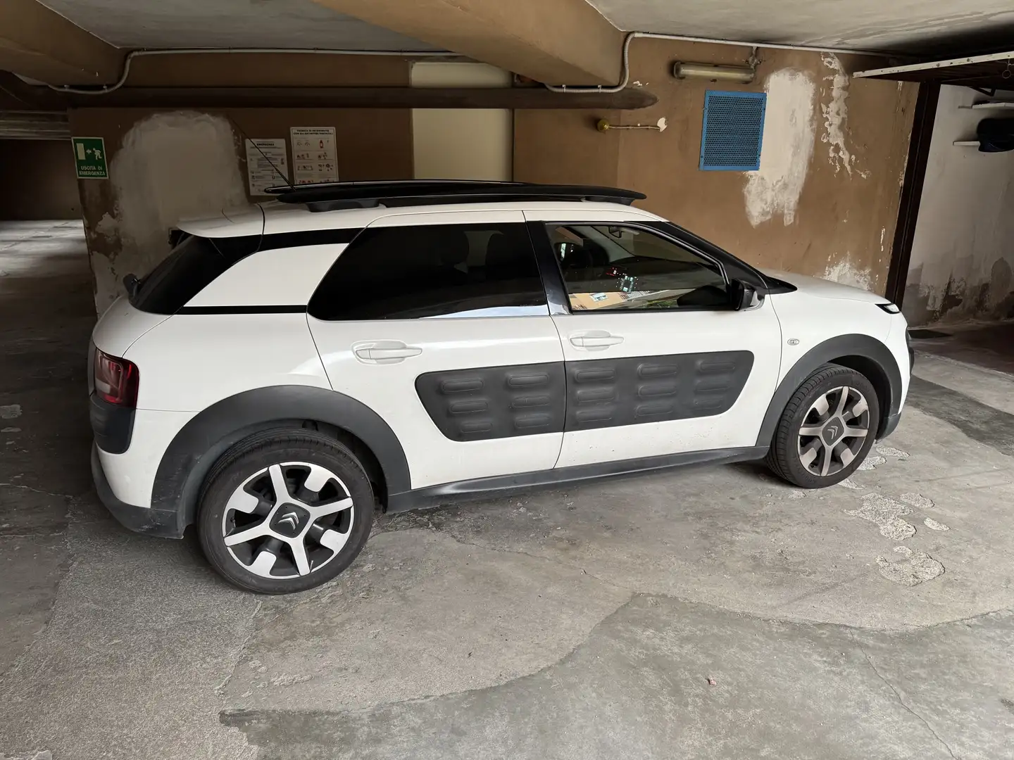 Citroen C4 Cactus Automatico e tetto paniramico - 1