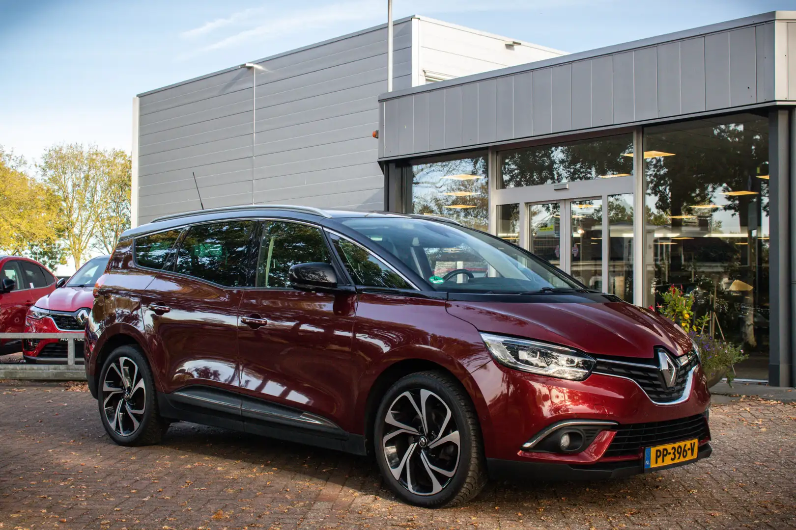 Renault Grand Scenic dCi 160 EDC Bose | Trekhaak | Achteruitrijcamera | Rood - 1