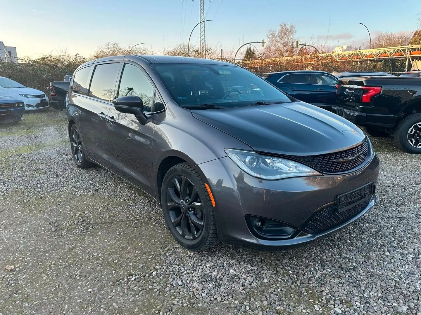 Chrysler Pacifica Chrysler Touring Plus S  20" Felgen Monitor Gris - 2