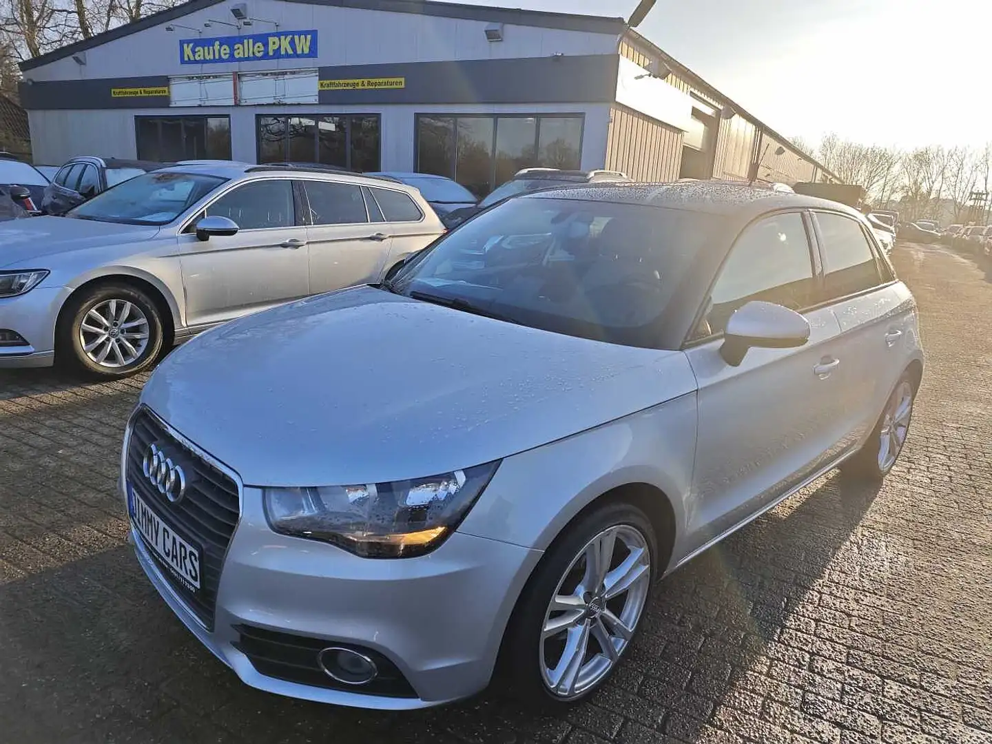 Audi A1 Sportback 1.2 TFSI S line edition Silber - 1