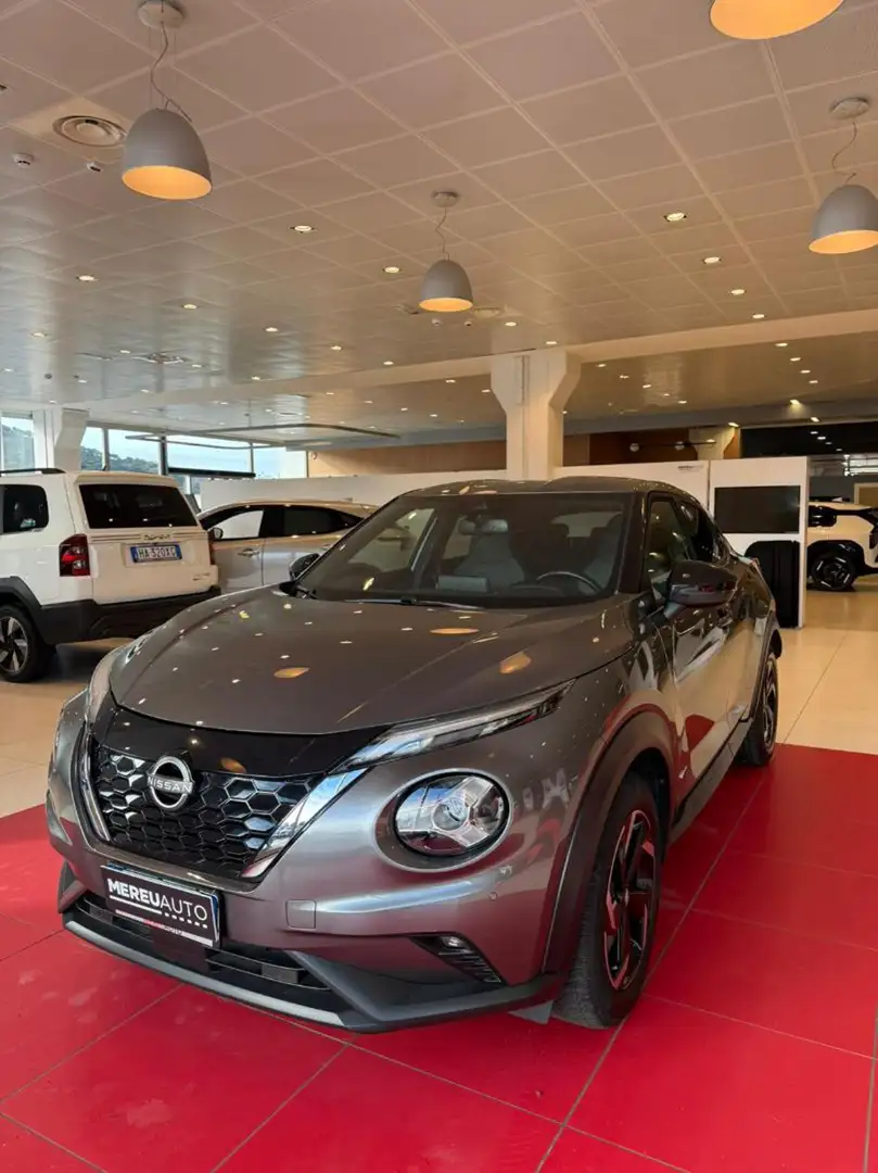 Nissan Juke 1.6 HEV N-Connecta Grau - 1