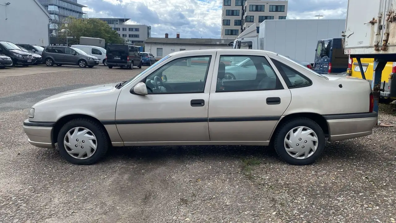 Opel Vectra A - AUTOM. 2.0 - 4/5trg, foto 5