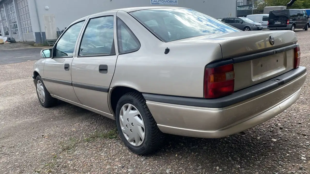 Opel Vectra A - AUTOM. 2.0 - 4/5trg, foto 4