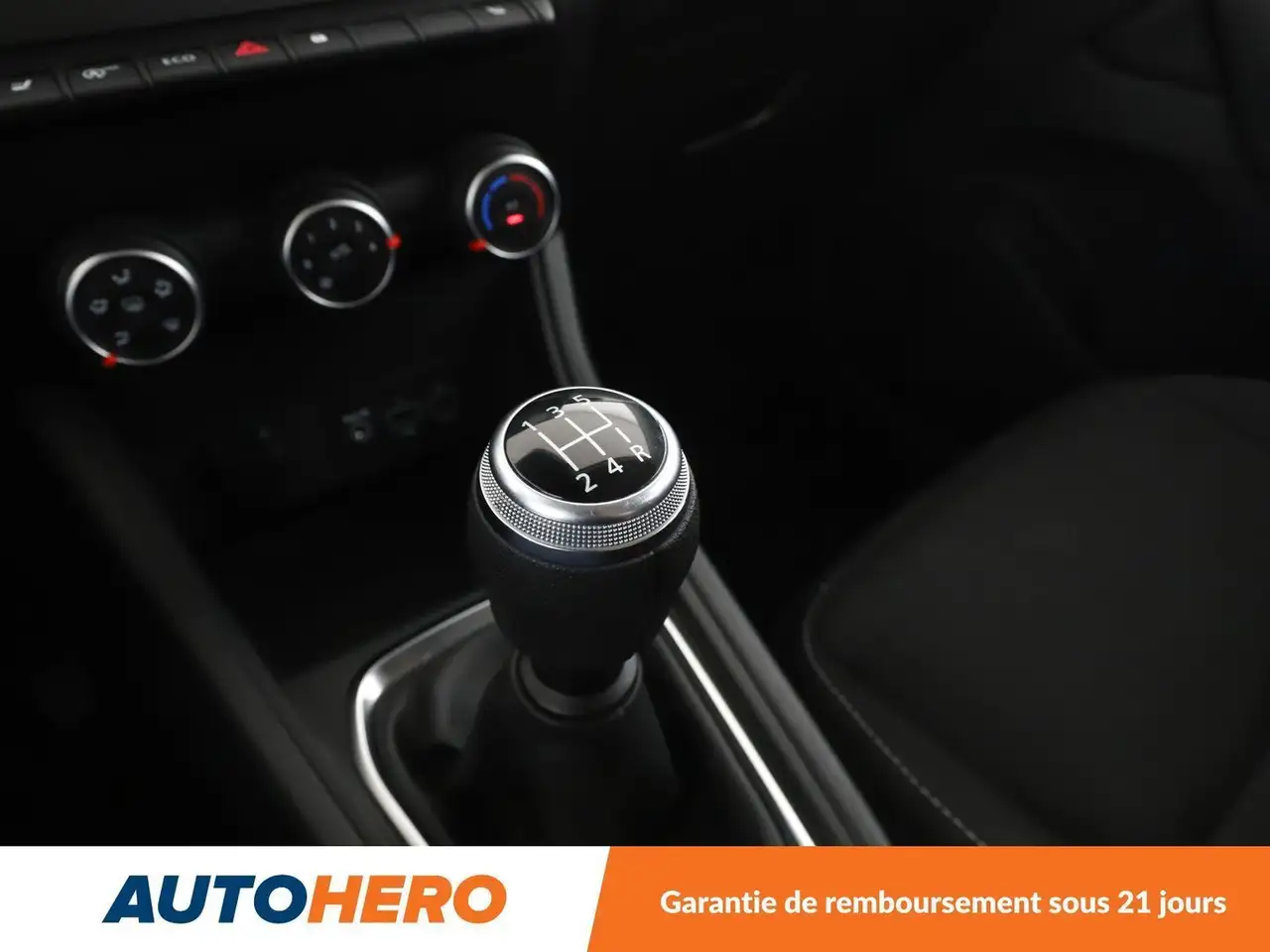 Renault Captur — photo 25