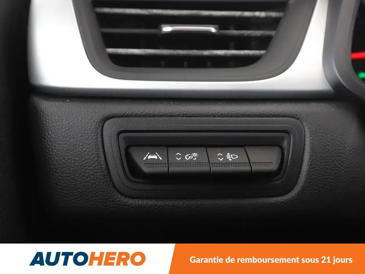 Renault Captur — photo 29
