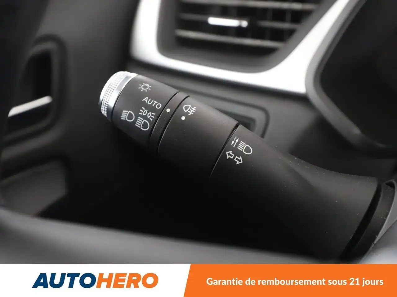 Renault Captur — photo 27