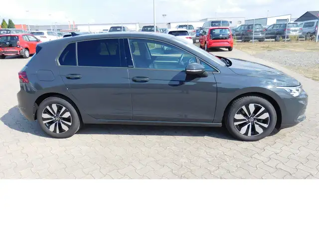 Volkswagen Golf view 2