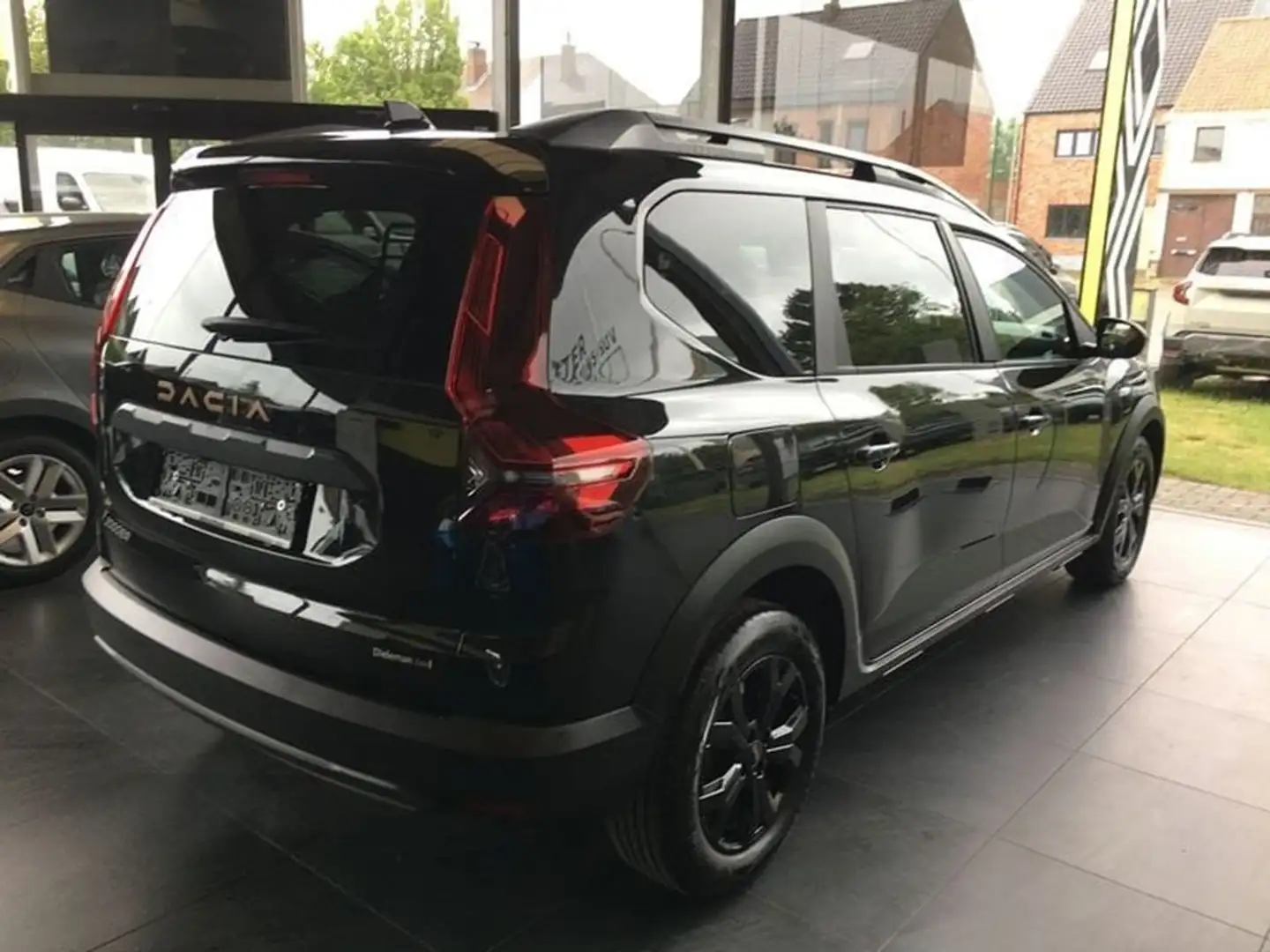 Dacia Jogger TCe Extreme 5PL Zwart - 2