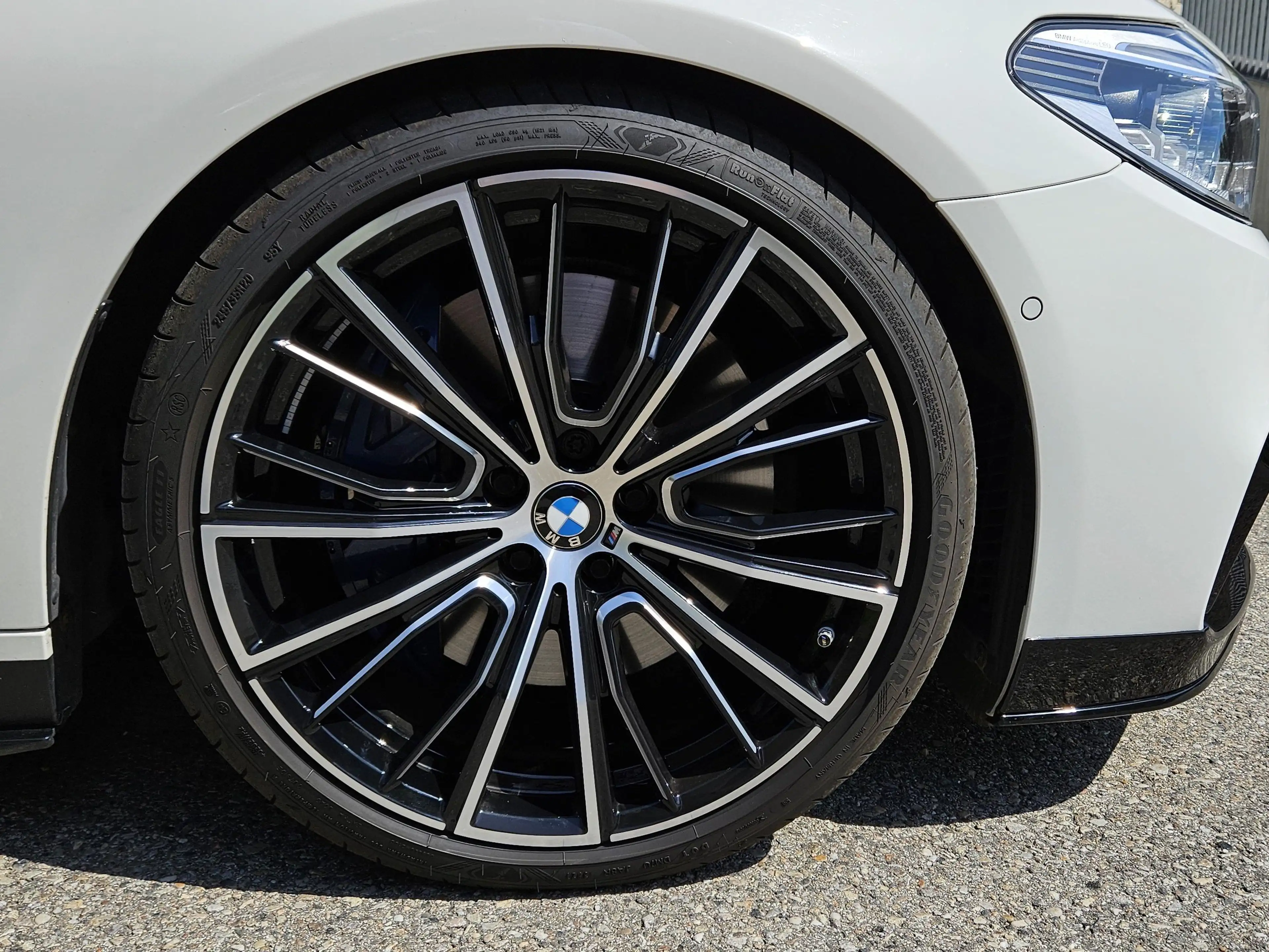 BMW 550 d xDrive*PANO*B&W*Massage*TV*NP: 138.000** — photo 8