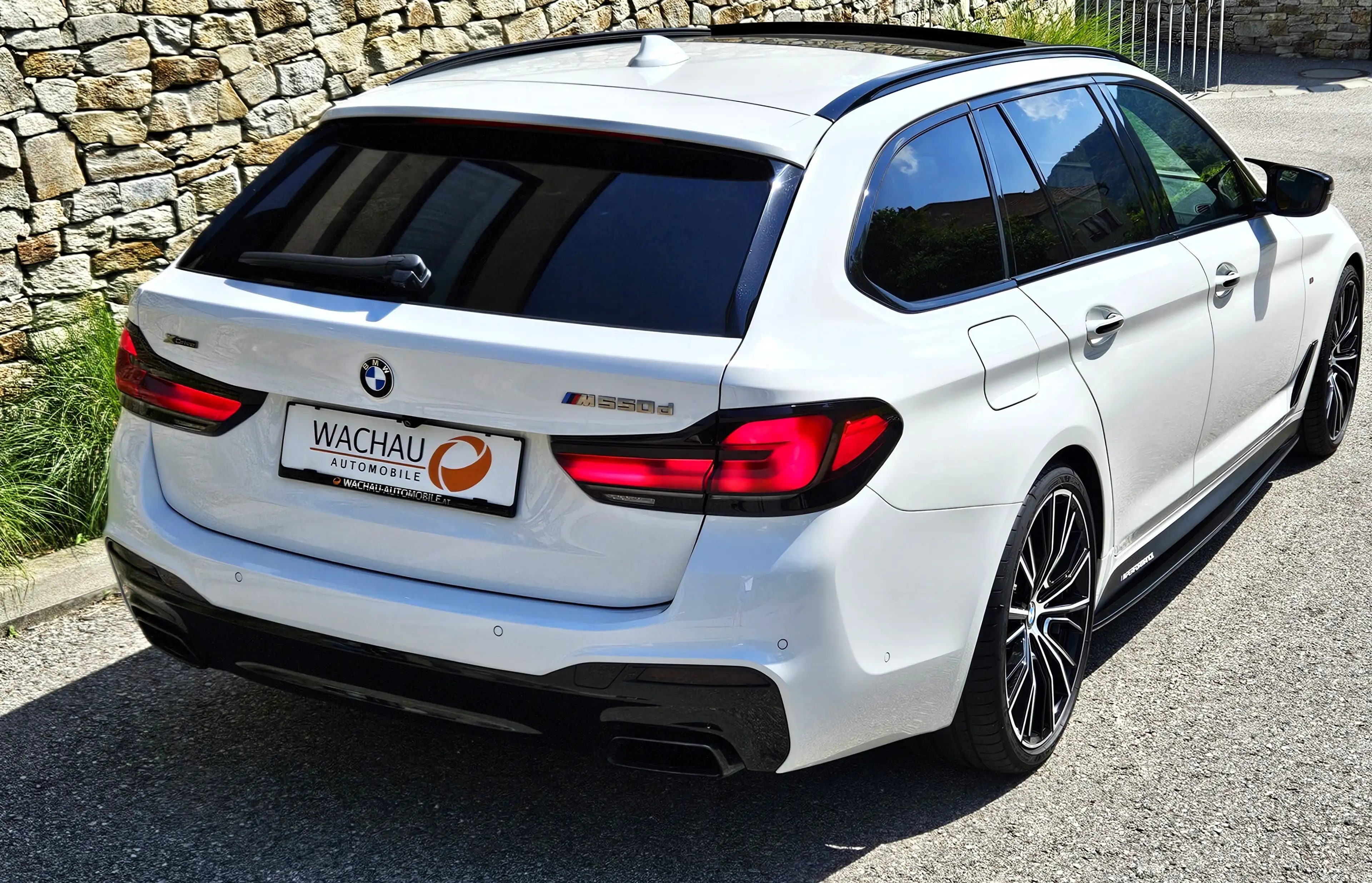 BMW 550 d xDrive*PANO*B&W*Massage*TV*NP: 138.000** — photo 10