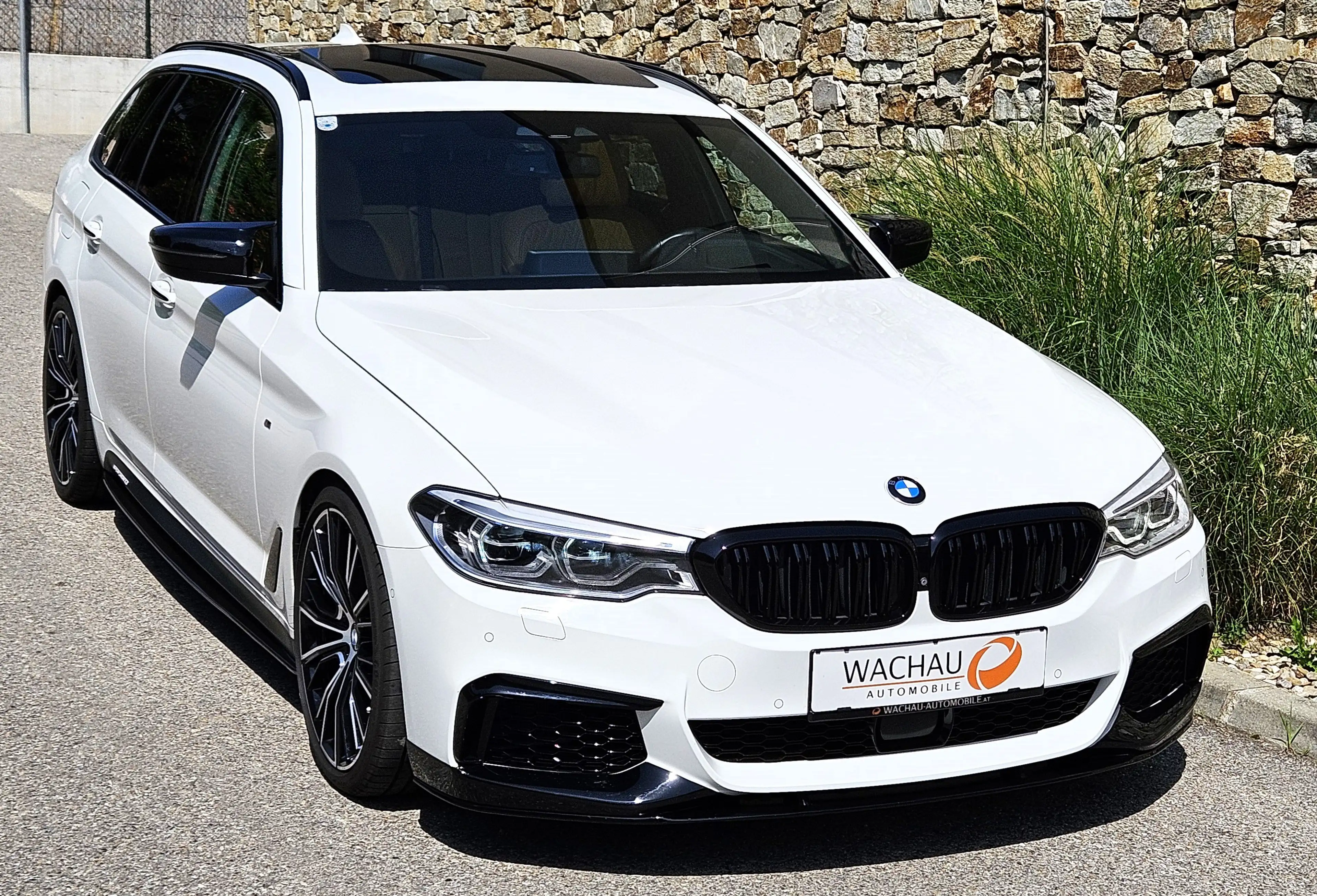 BMW 550 d xDrive*PANO*B&W*Massage*TV*NP: 138.000** — photo 2
