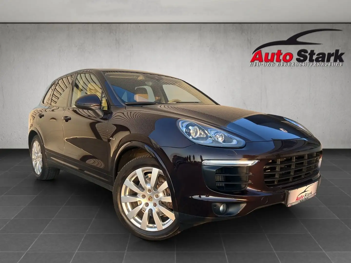 Porsche Cayenne Platinum Diesel°Memory°Luftfederung°PDLS°BOSE°Appl Violett - 2