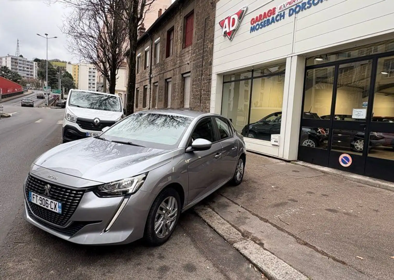 Peugeot 208 1.2 75 cv active pack caméra recul Gris - 2