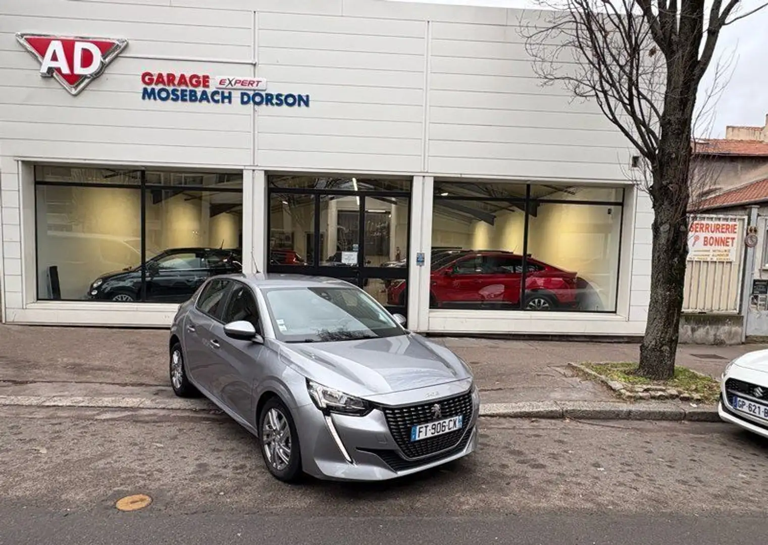 Peugeot 208 1.2 75 cv active pack caméra recul Gris - 1