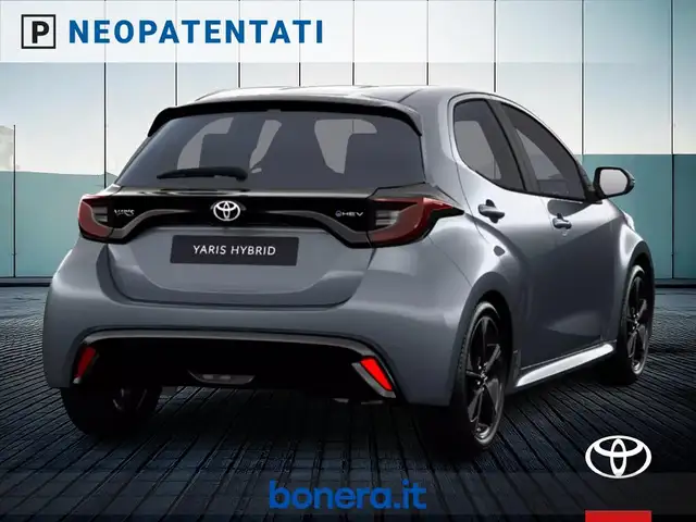 Toyota Yaris view 3