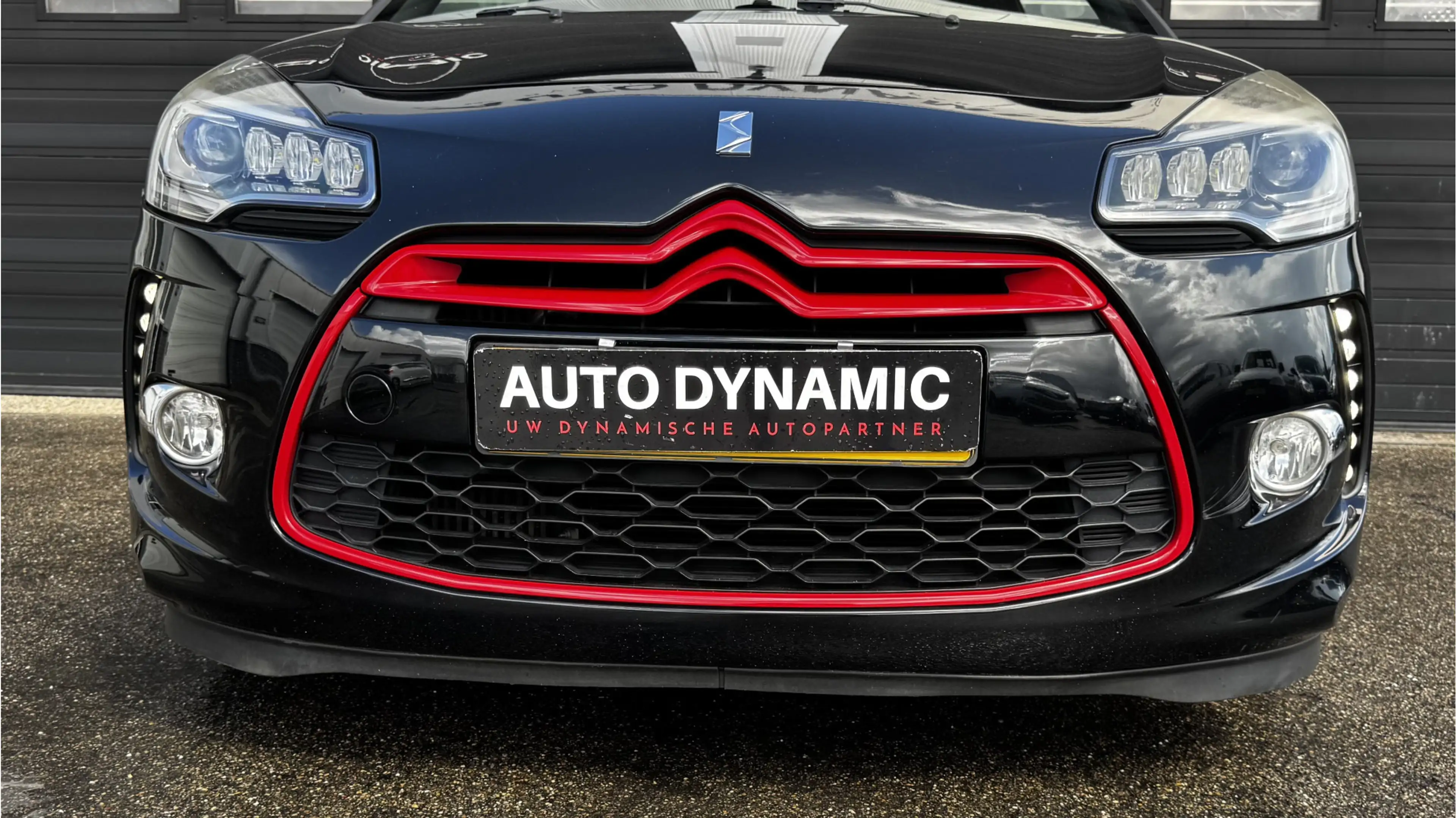 Citroen DS3 1.2 PureTech So Red — photo 8
