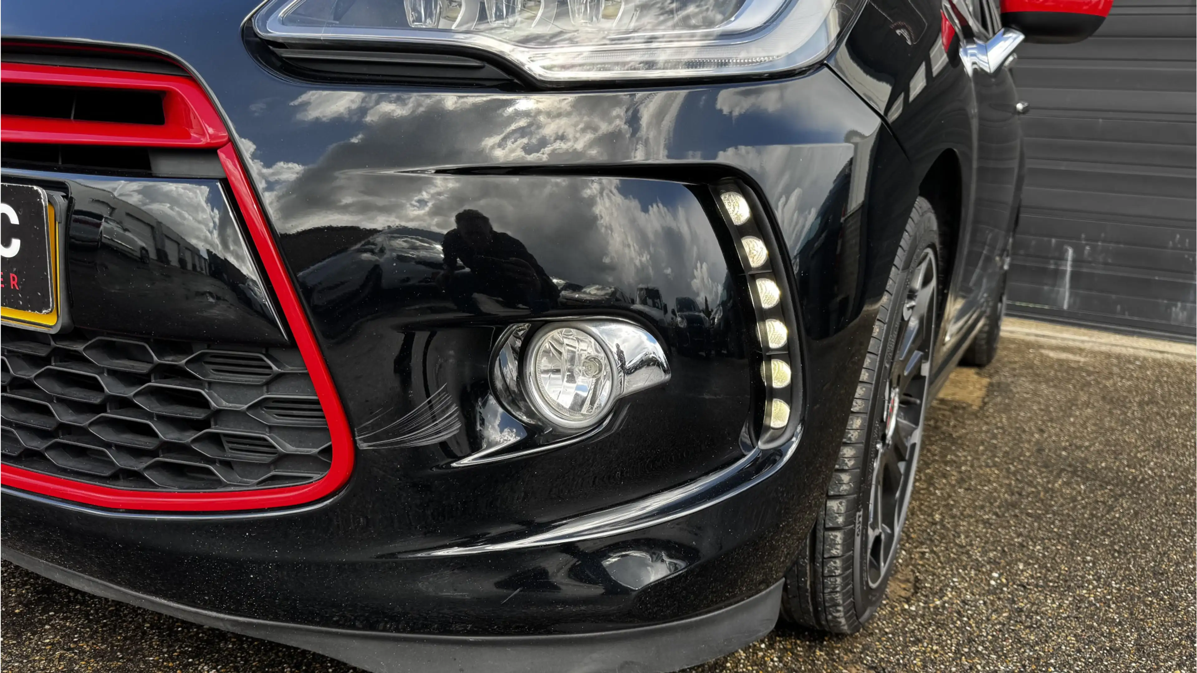 Citroen DS3 1.2 PureTech So Red — photo 9