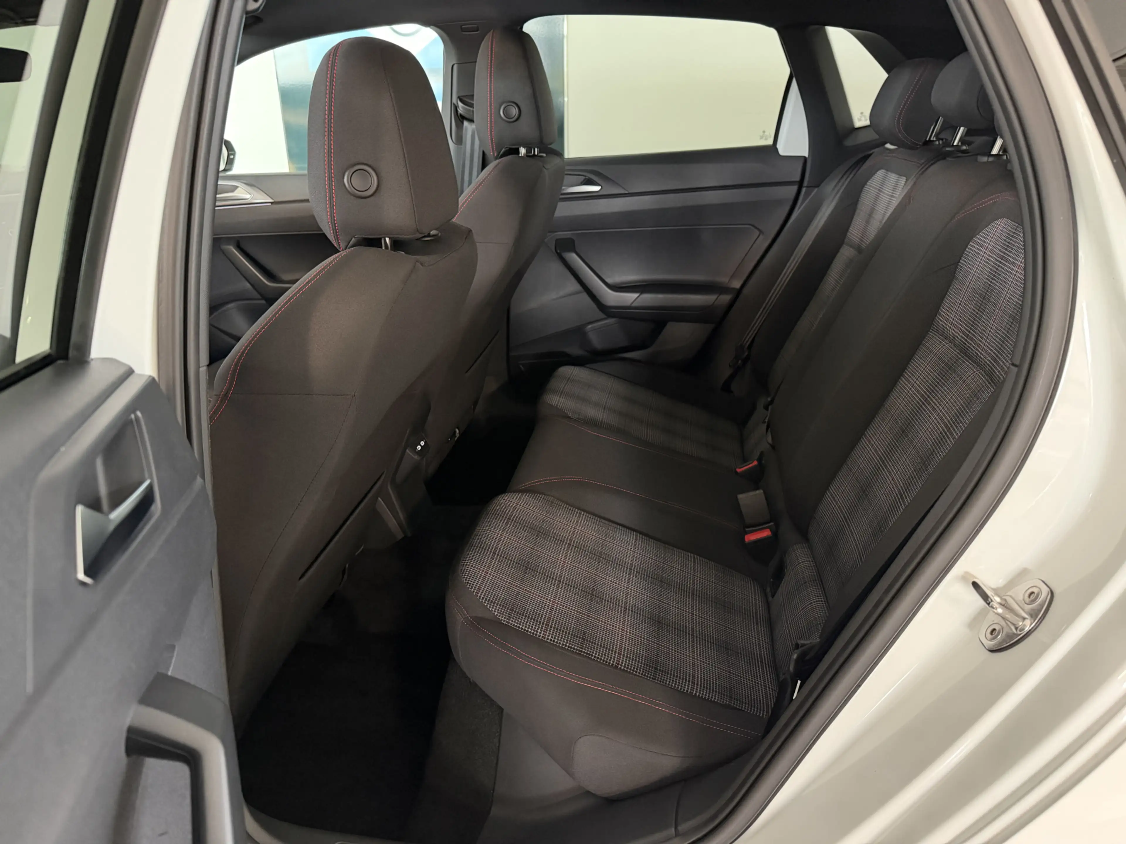Volkswagen Polo GTI 2.0 TSI Panoramadak / Camera / IQ Light / — photo 9