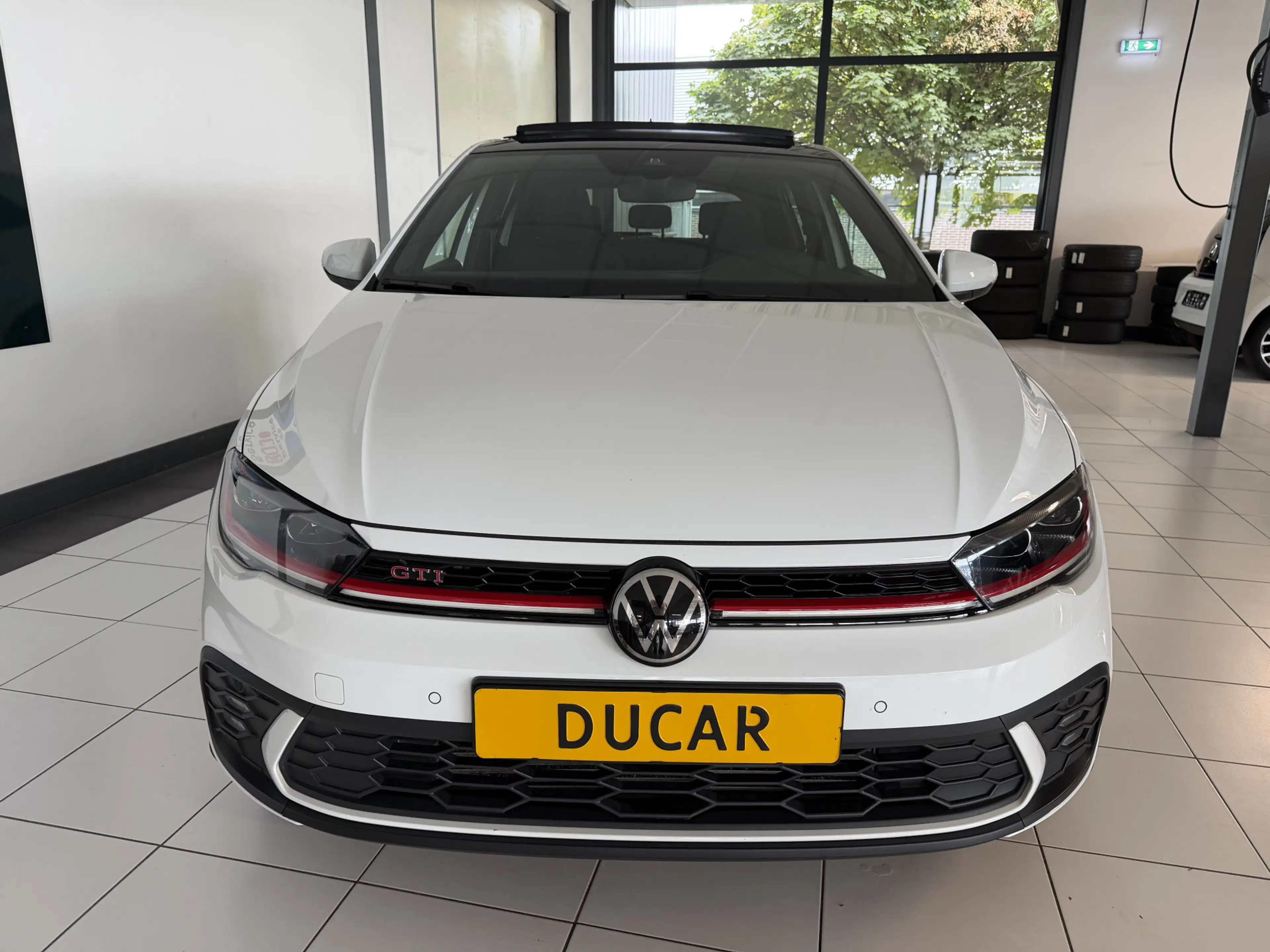 Volkswagen Polo GTI 2.0 TSI Panoramadak / Camera / IQ Light / — photo 6